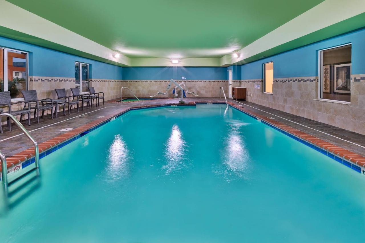 Holiday Inn Express & Suites - Effingham By Ihg Eksteriør billede